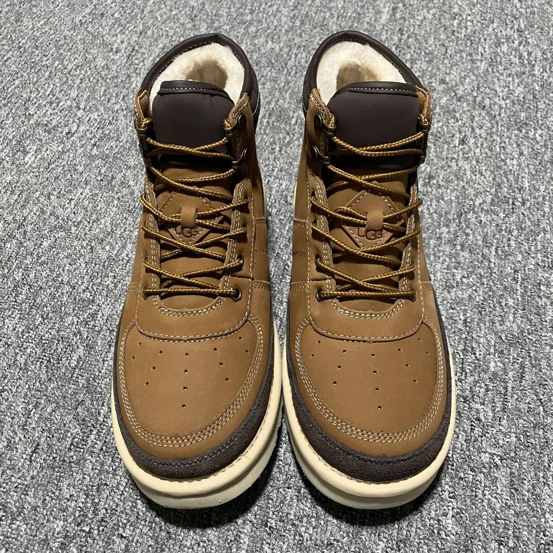 Pick up locally 💰640. The core recommendation is good price. The platform is exclusively for foreign trade. UGG men's snow boots 1097089. The foreign trade platform is full of Z. High-end retail is exclusively for quality. Produced by the production line of a ten-year-old brand shoemaking factory. Pay attention to every detail. Longfeng A-grade genuine sheep fur is integrated. Created in full compliance with the ZP process. Size: 40 41 42 43 44